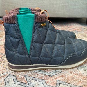 Teva Reember Boot - women's size 8